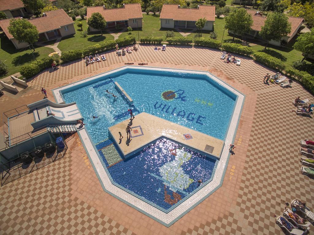 Happy Camp Mobile Homes In Centro Vacanze Bi Village Fazana Exterior photo